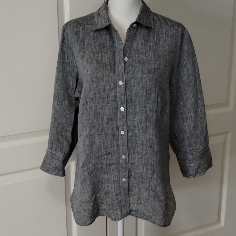 Paperwhite women's size 10 gray Buttondown 3/4 sleeve collared blouse